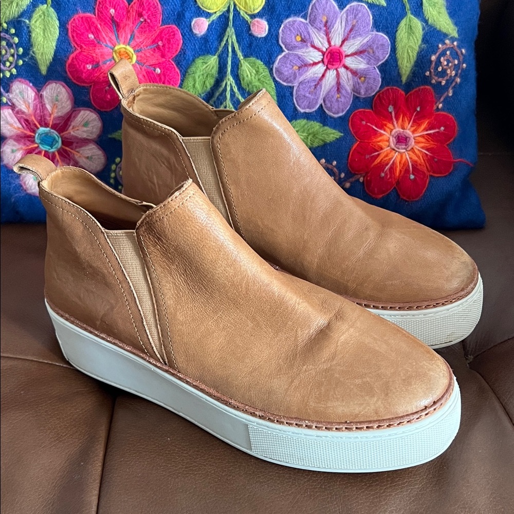 J/Slides Women's Mika Platform Slip On Sneakers Size 9
